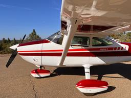 Cessna - 182P Skylane. - photo 9