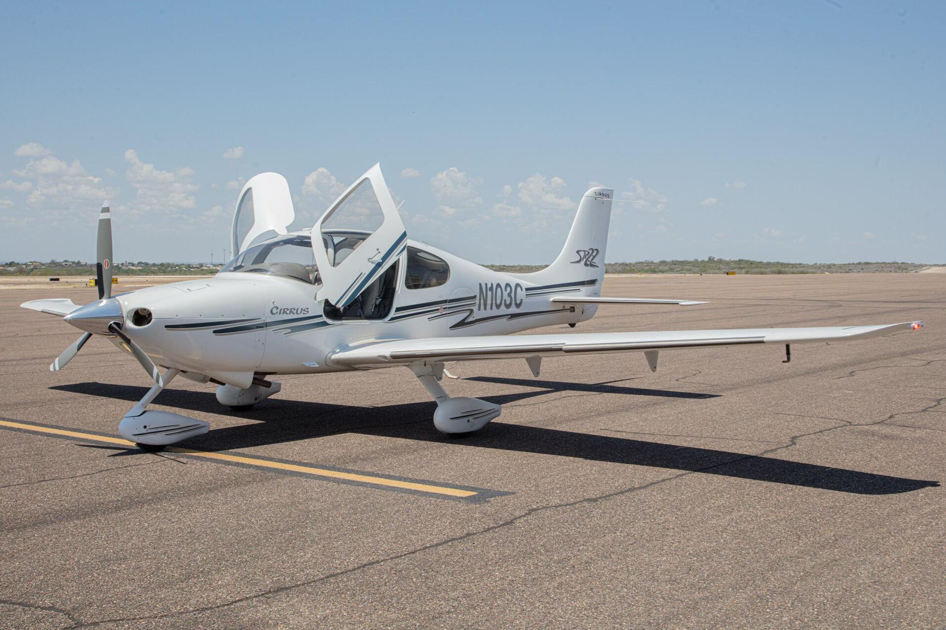 Cirrus - SR22 - main photo