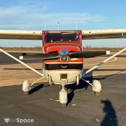 Cessna - 172 SKYHAWK - photo 4