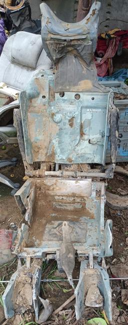 Mikojan-Gurewitsch - MIG 21 Parts - photo 3