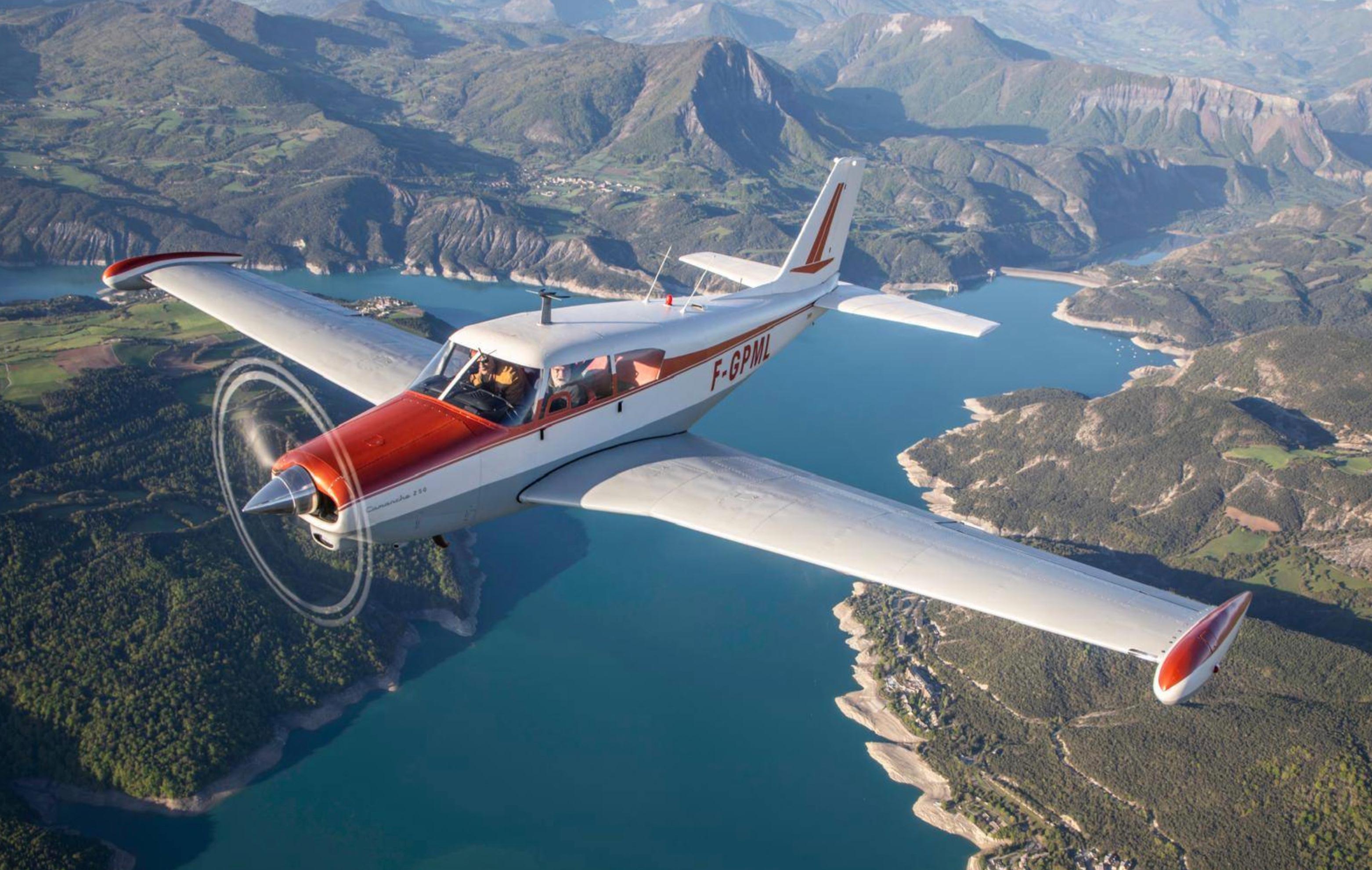 Piper - Piper PA-24-250 Comanche - main photo