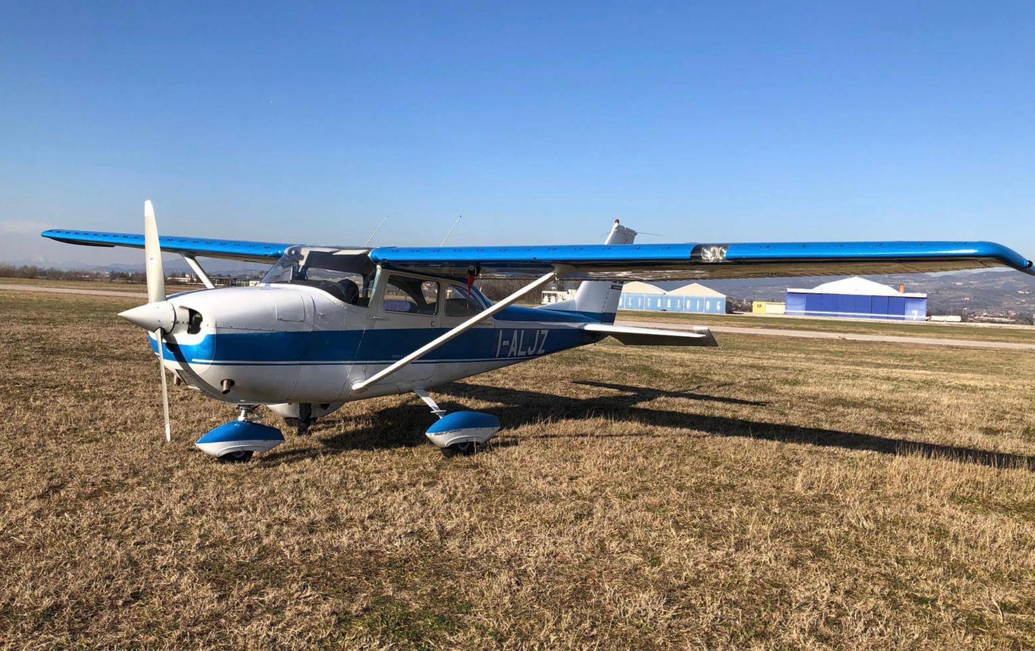 Cessna - F 172 - main photo