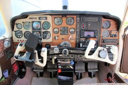 Beech/Beechcraft - Bonanza F33A - photo 7