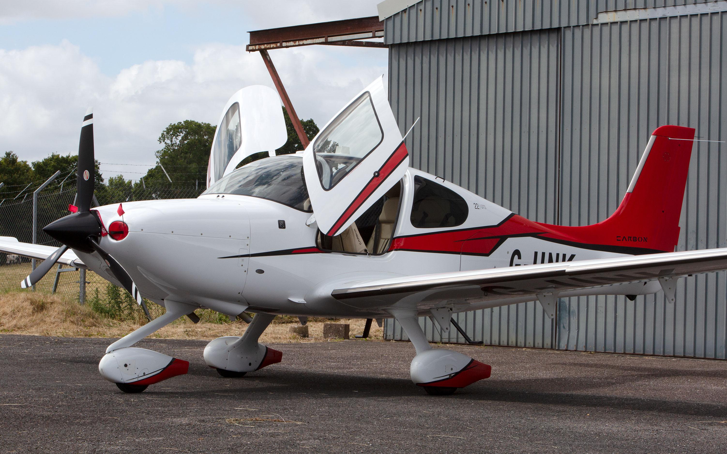 Cirrus - Cirrus SR22 - main photo
