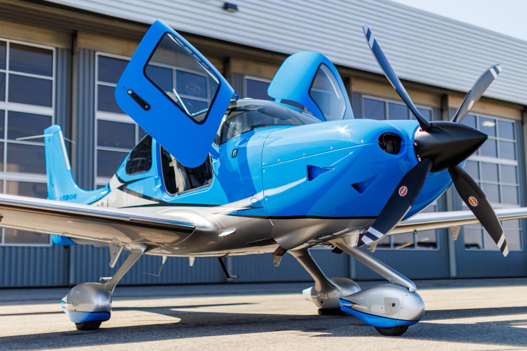 Cirrus - SR22T - main photo
