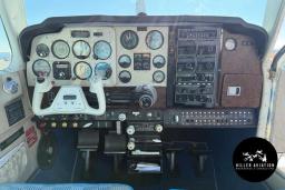 Beechcraft - V35B BONANZA - photo 11