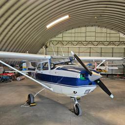 Cessna - Cessna 172 Skyhawk - photo 1