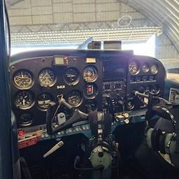 Cessna - Cessna 172 Skyhawk - photo 9