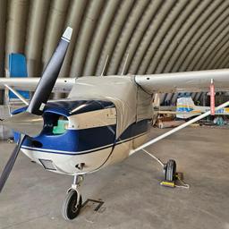 Cessna - Cessna 172 Skyhawk - photo 2