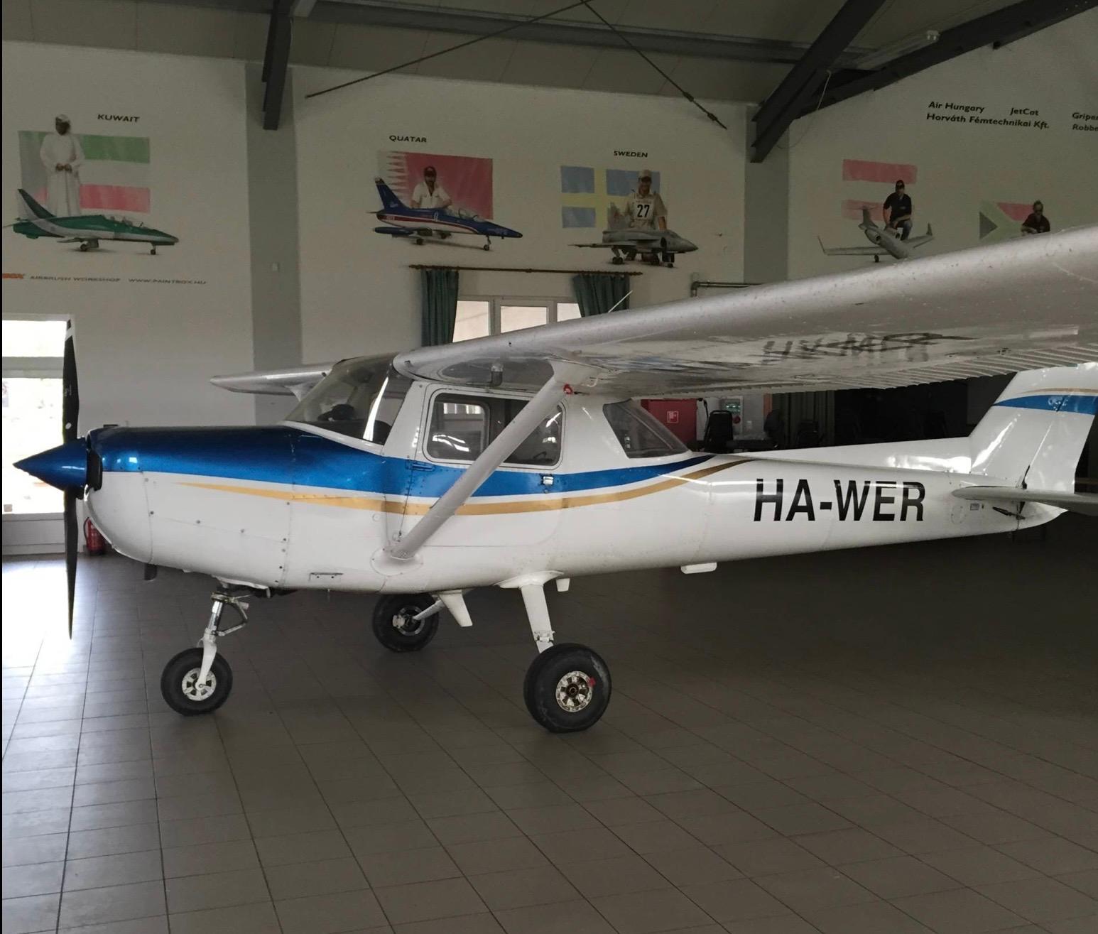 Cessna - 152 - main photo