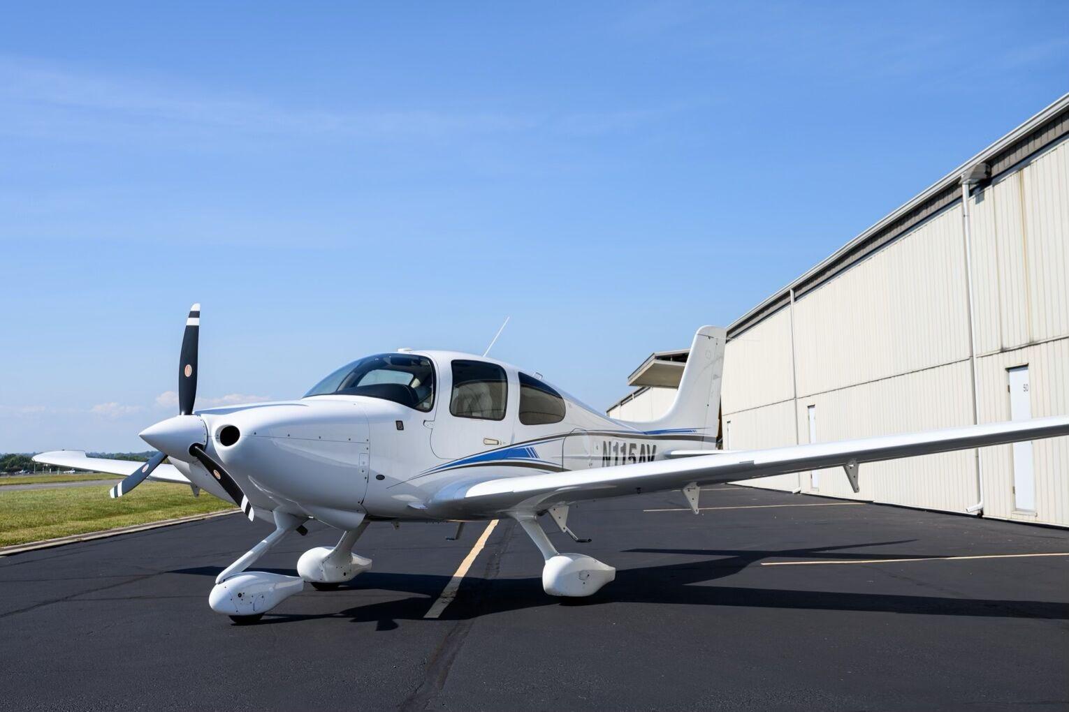 Cirrus - SR20 - main photo