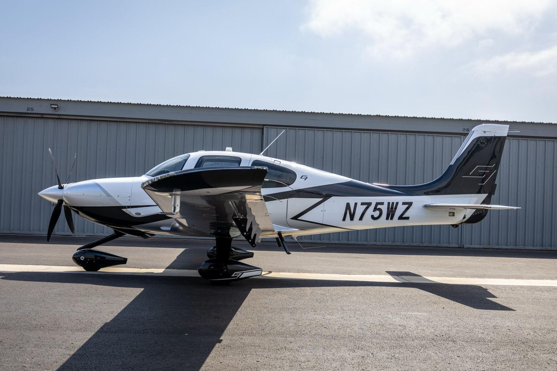 Cirrus - SR22T - main photo