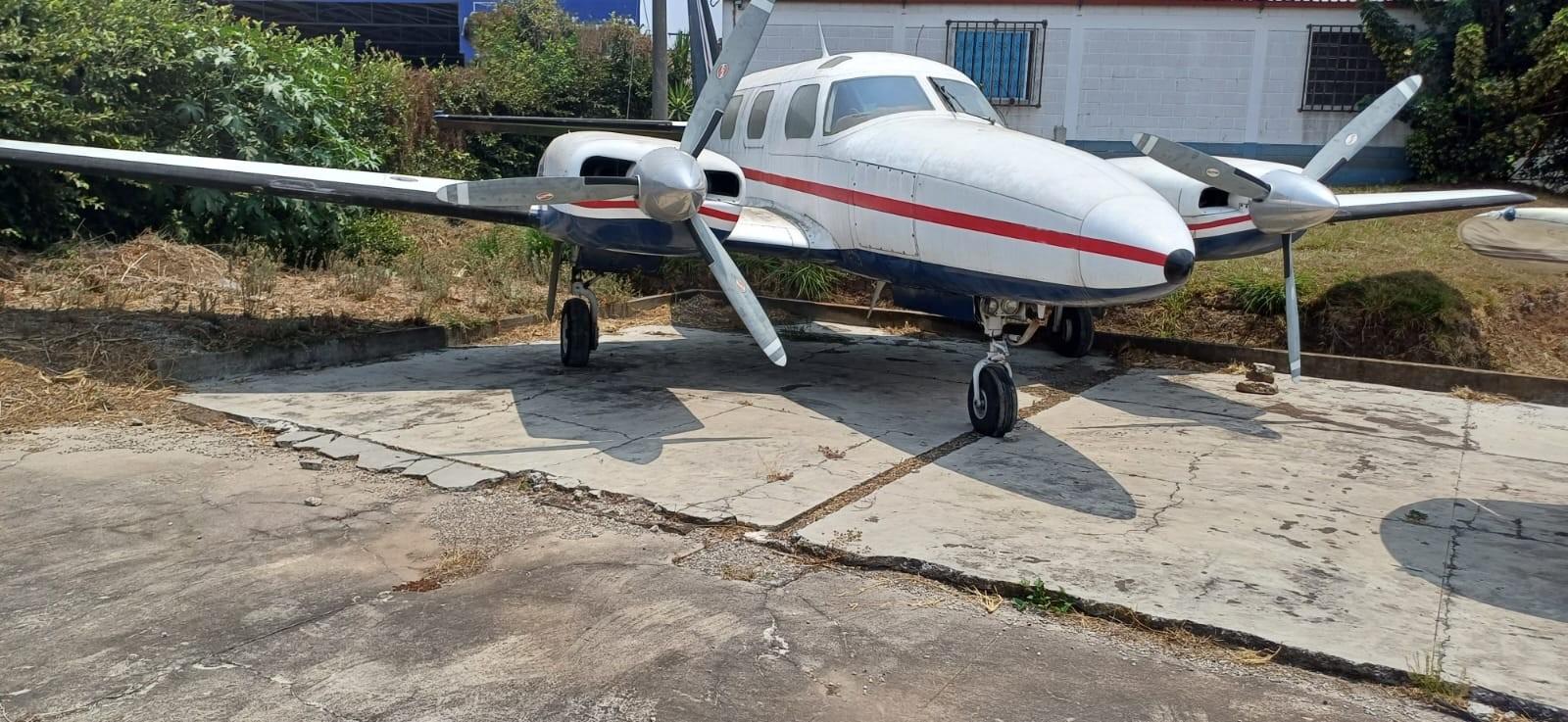 Piper - NAVAJO PA-31 P - main photo