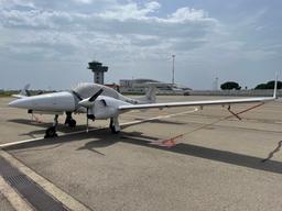 Diamond Aircraft Industries - Diamond DA-42 Twin Star - photo 3