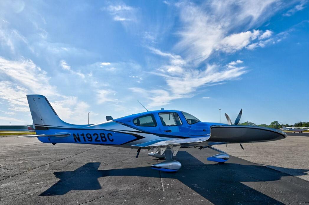 Cirrus - SR22T - main photo