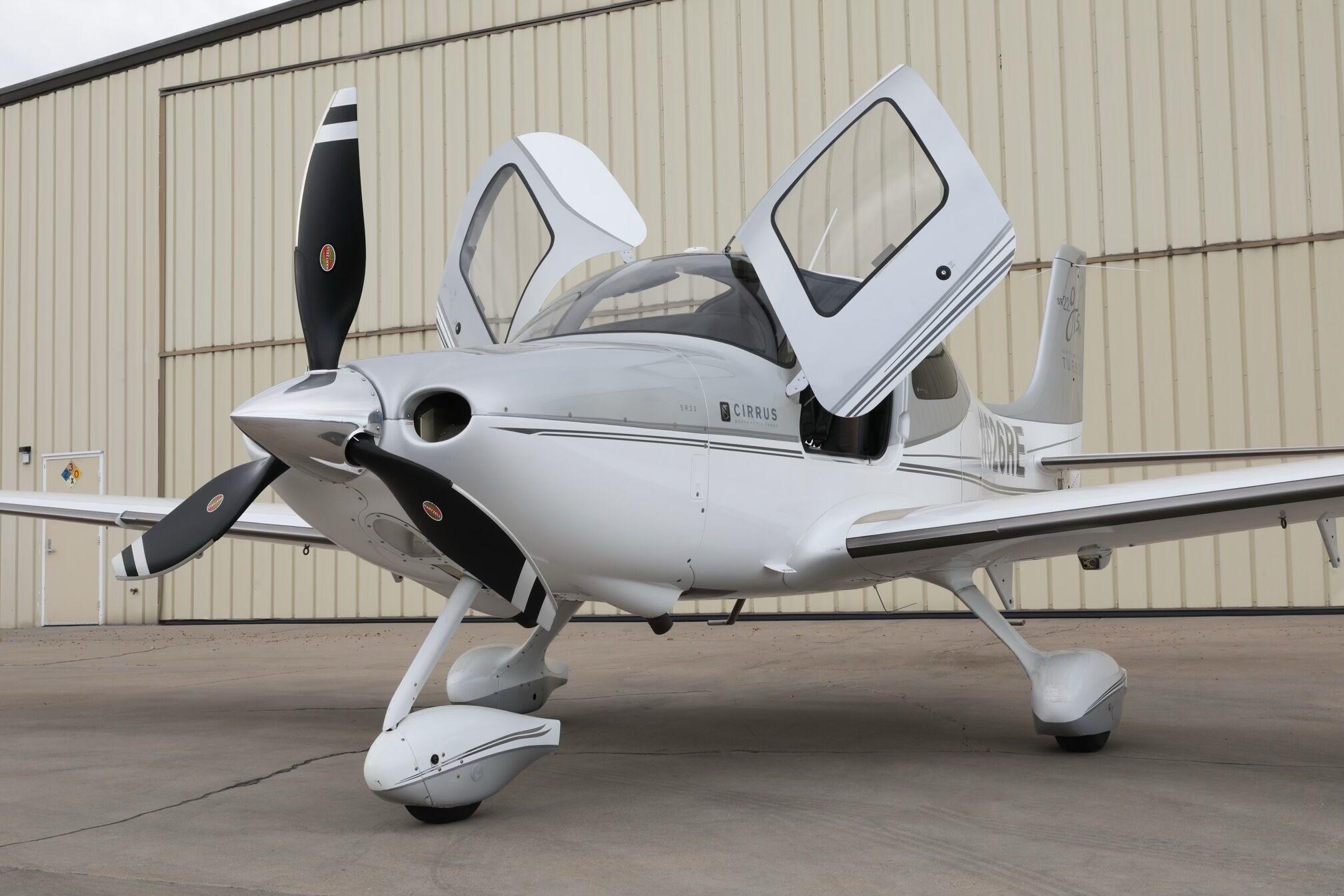 Cirrus - SR22 - main photo