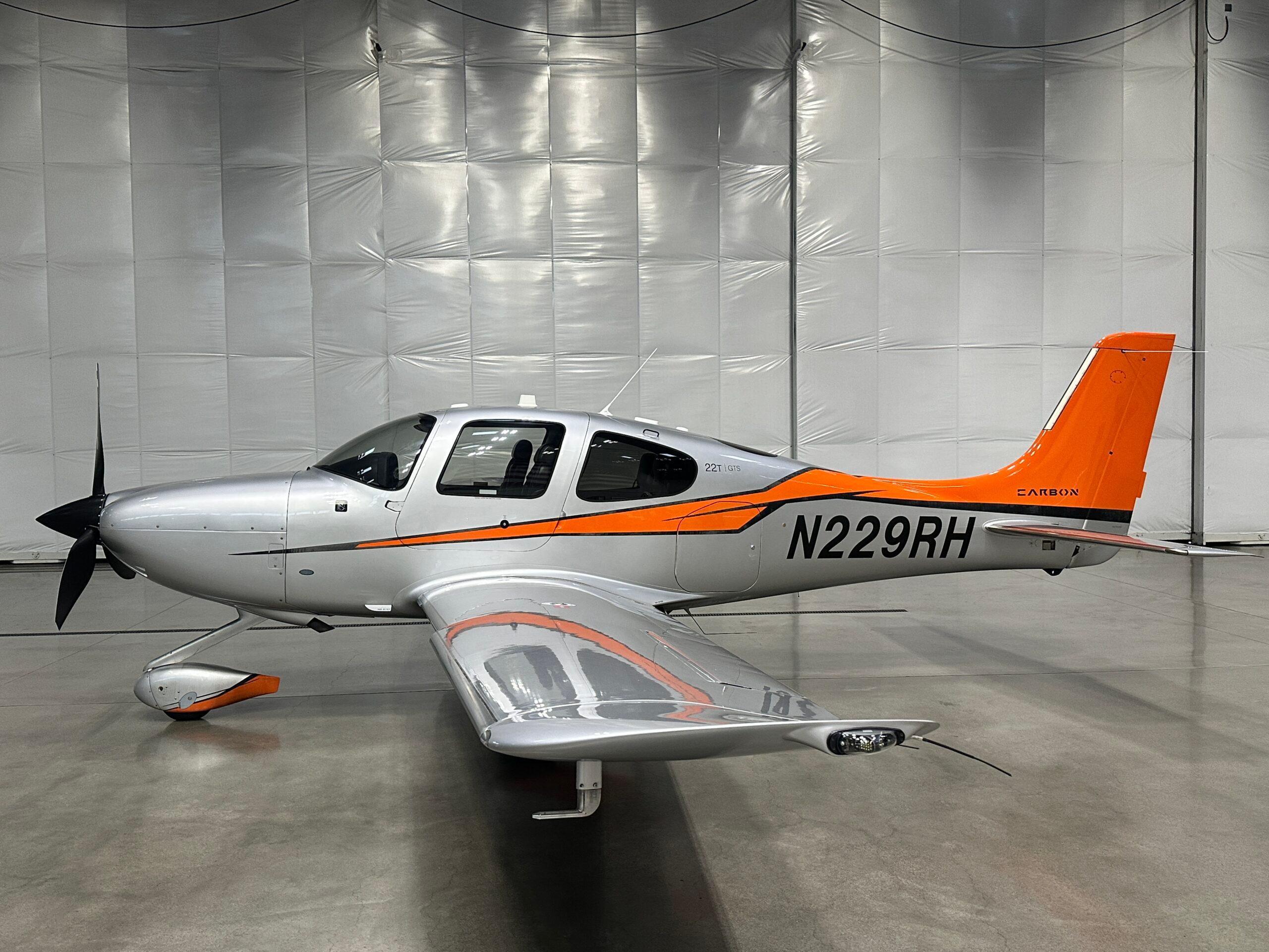 Cirrus - SR22T - main photo