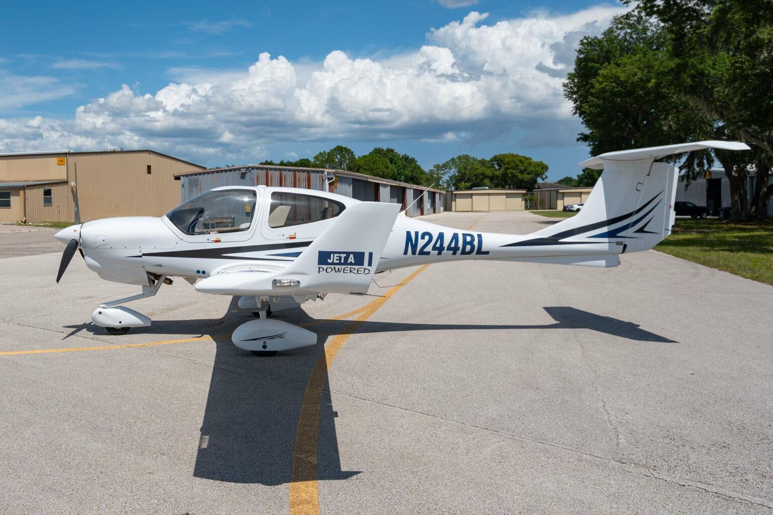Diamond - DA40 - main photo