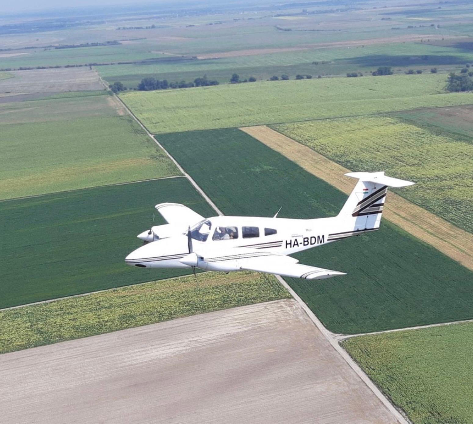 Piper - Piper PA-44-180T Turbo Seminole - main photo