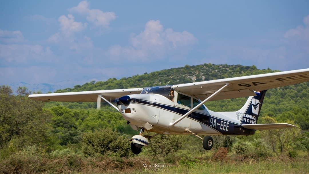 Cessna - 182 SKYLANE (1975 - 1986) - main photo
