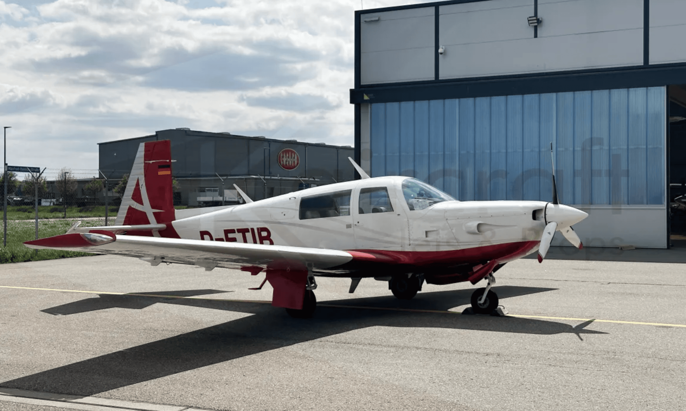 Mooney - M20K - main photo