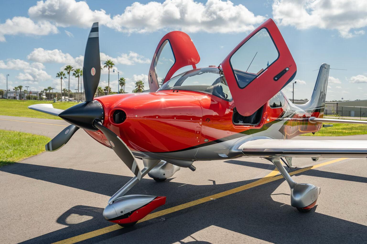 Cirrus - SR22 - main photo