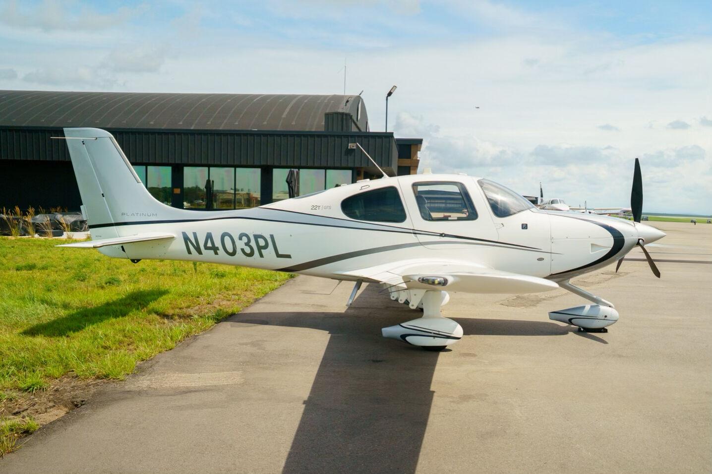 Cirrus - SR22T - main photo