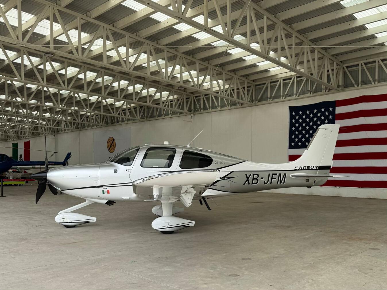 Cirrus - SR22T - main photo
