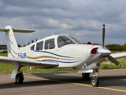 Piper - Piper PA-28RT-201T Turbo Arrow IV - photo 2