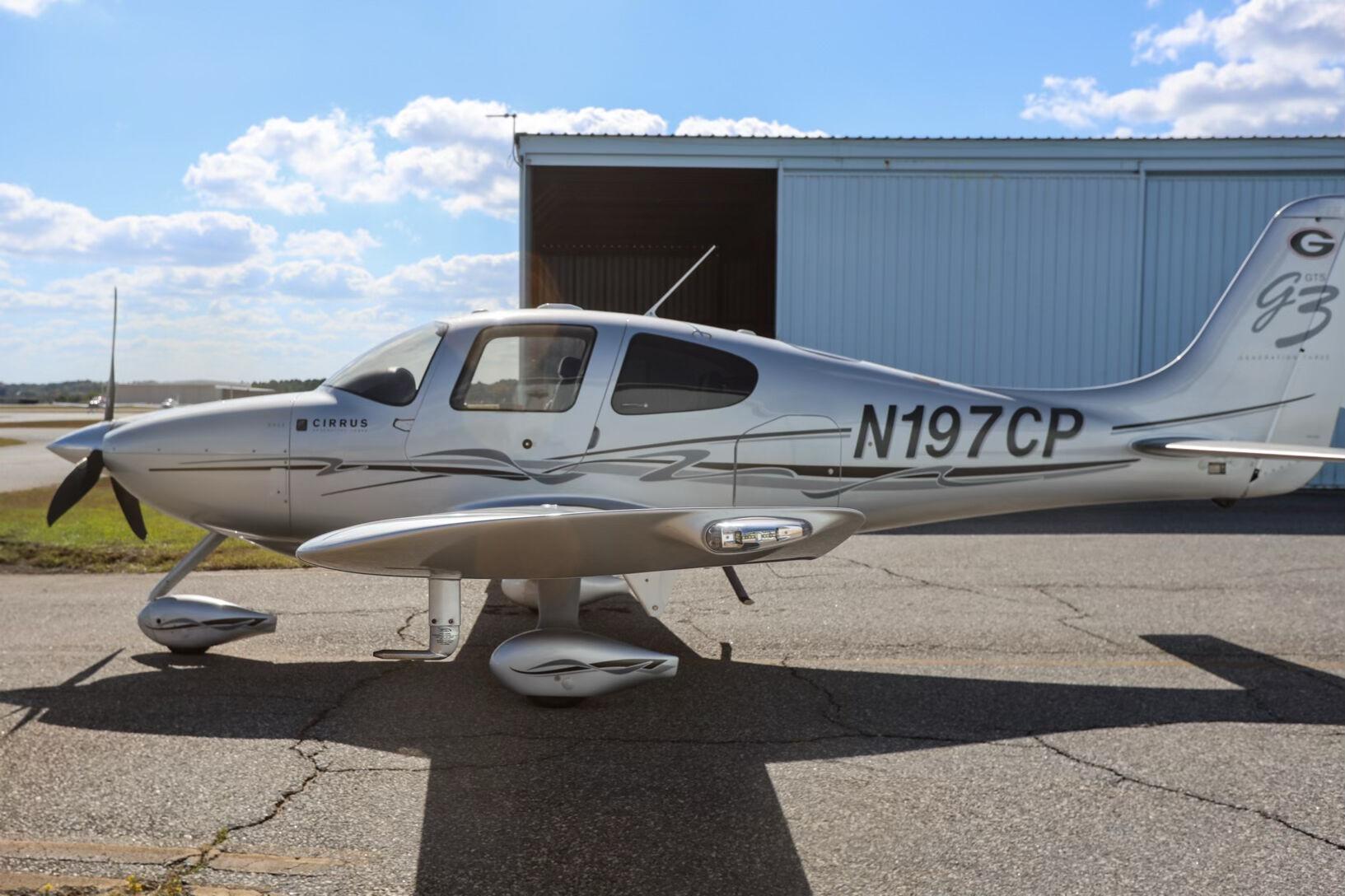 Cirrus - SR22 - main photo
