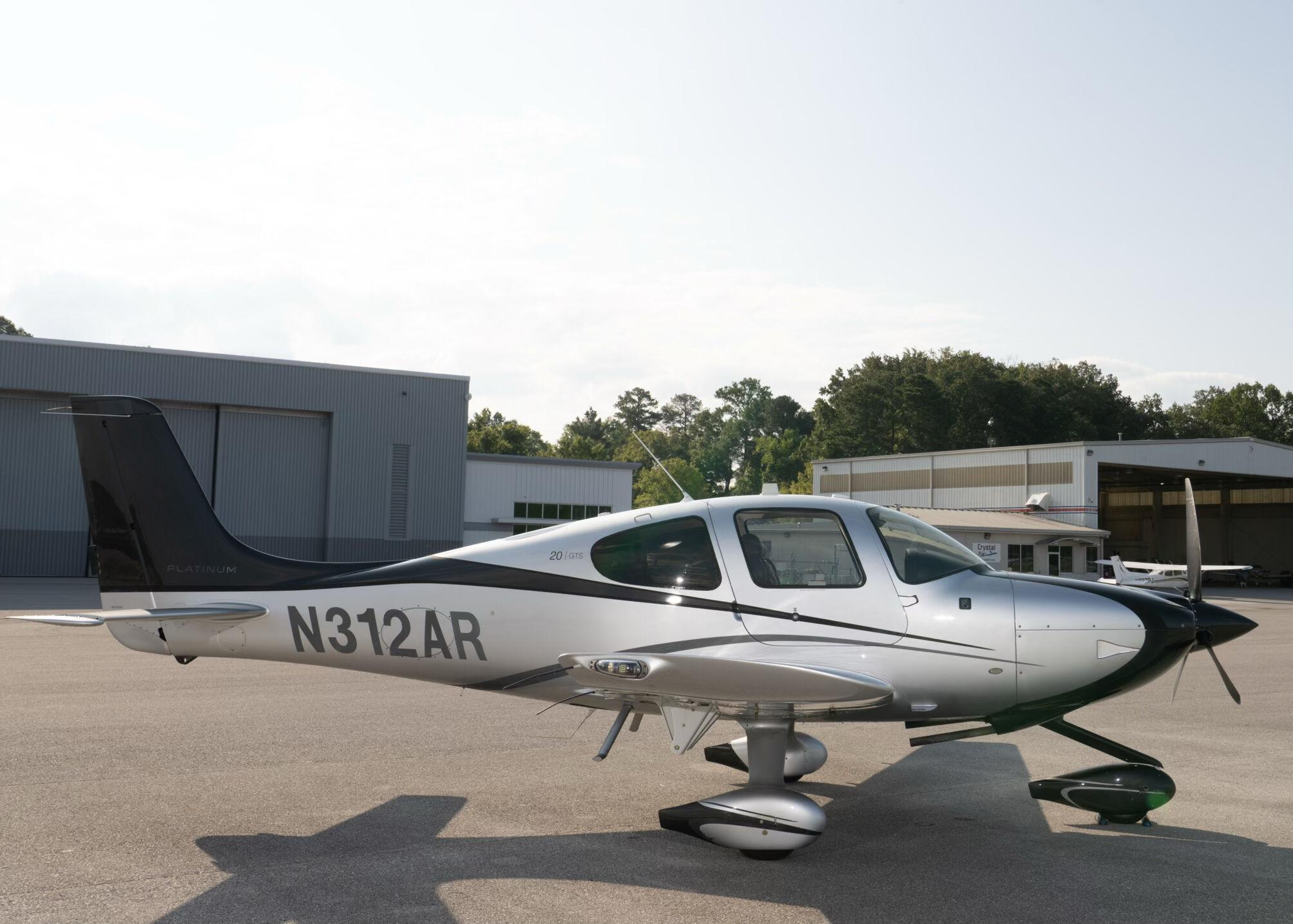 Cirrus - SR20 - main photo