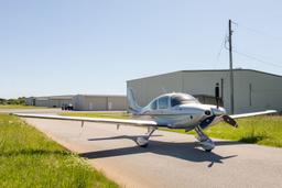 Cirrus - SR22T - photo 8