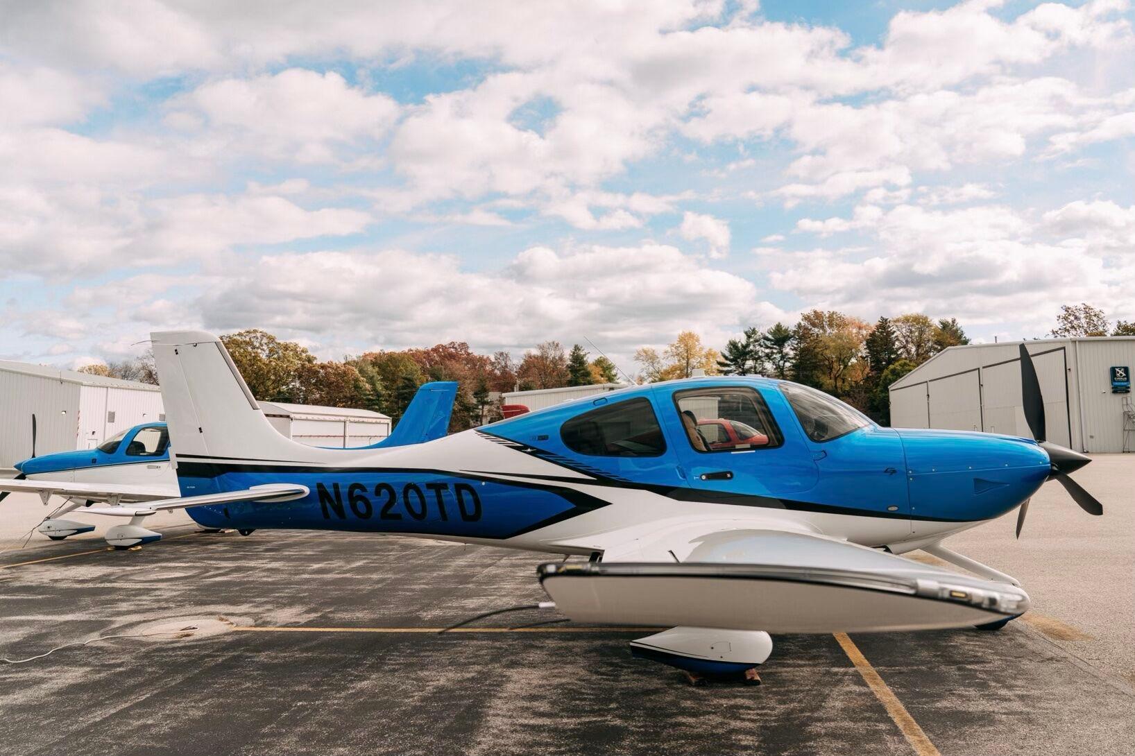 Cirrus - SR22 - main photo