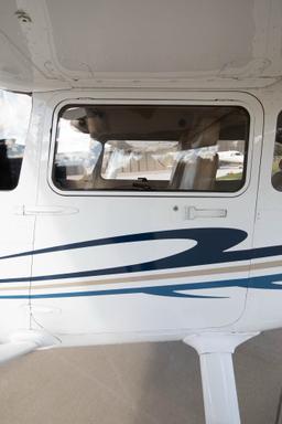 Cessna - 172 SKYHAWK - photo 17