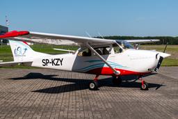 Cessna - Cessna F172H Skyhawk - photo 2