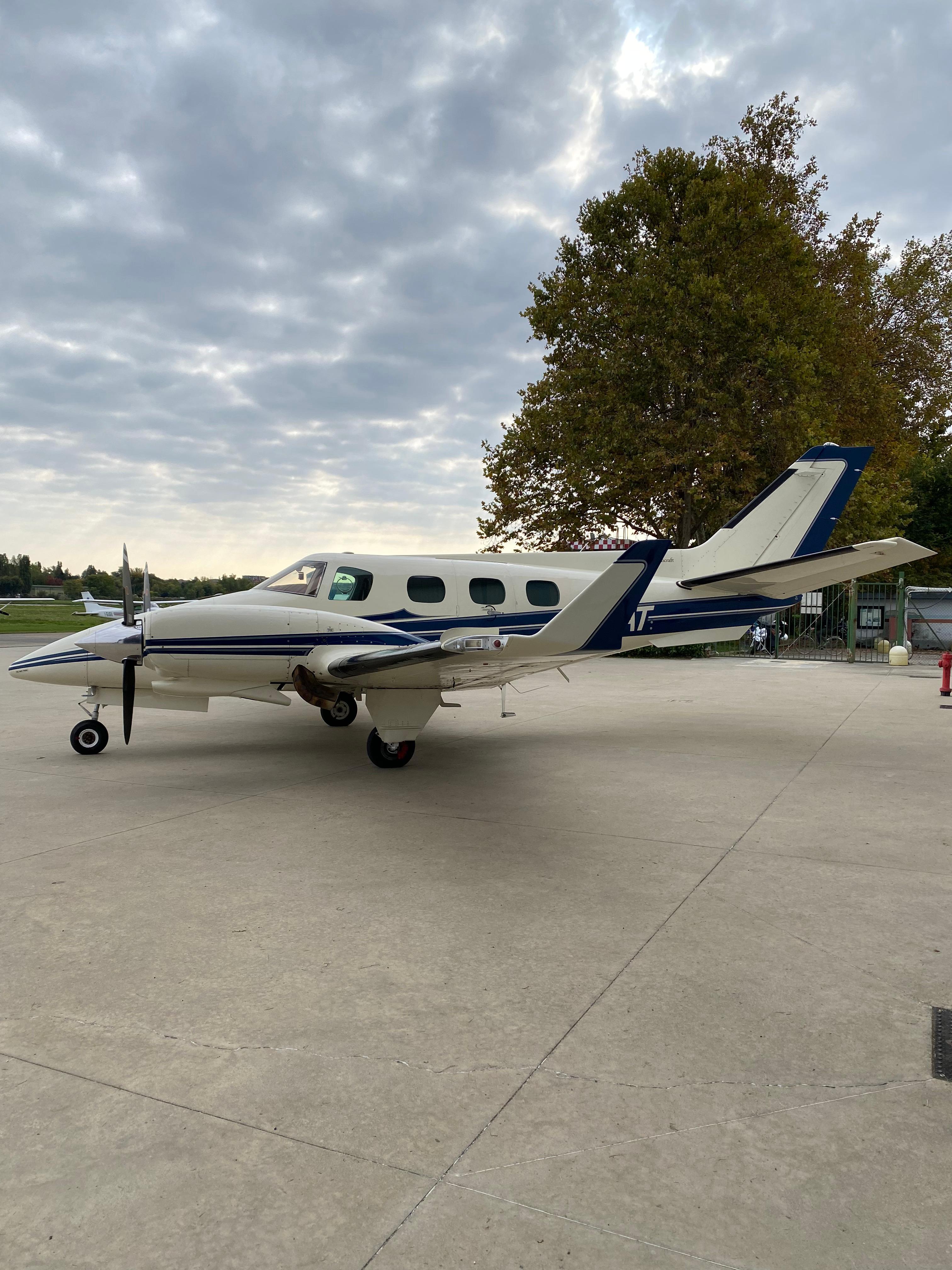 Beechcraft - Beechcraft B60 Duke - main photo