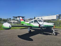 Cessna - 310 F - photo 8