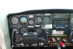 Cessna - 152 - photo 21
