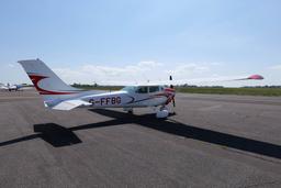 Cessna - F-182 Q - photo 9