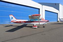 Cessna - F-172 Skyhawk N II - photo 11
