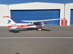 Cessna - F-172 Skyhawk N II - photo 13