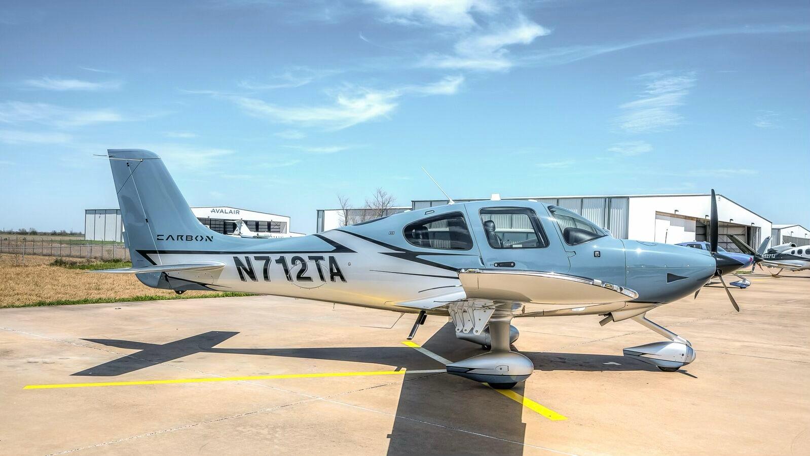 Cirrus - SR20 - main photo