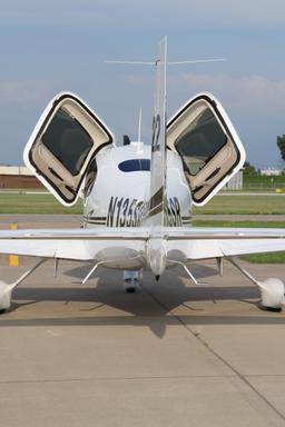 Cirrus - SR22 - photo 3