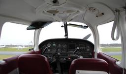 Piper - Piper PA-28-181 Archer II - photo 2