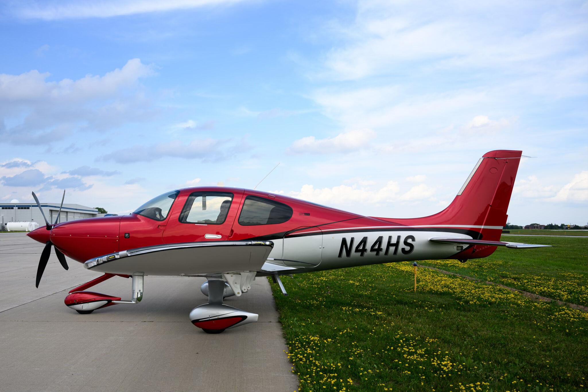 Cirrus - SR22T - main photo