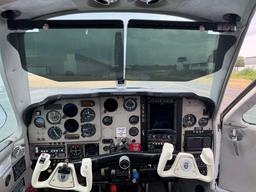 Beechcraft - Beechcraft F33A Bonanza - photo 13