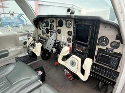 Beechcraft - Beechcraft F33A Bonanza - photo 9