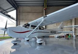 Cessna - Cessna 172S Skyhawk - photo 2