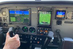 Cessna - Cessna 172R Skyhawk - photo 8