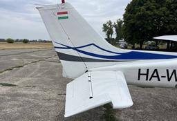 Cessna - Cessna 172R Skyhawk - photo 5